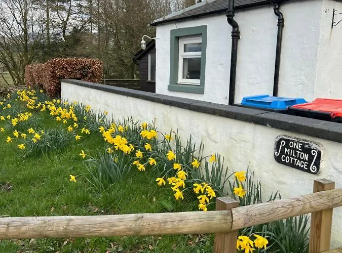 Cosy Country Cottage In Rural Location